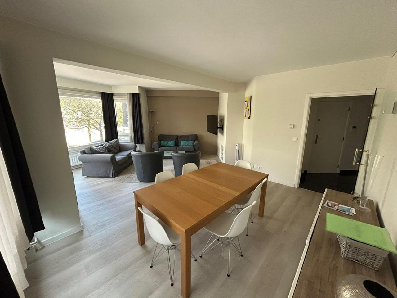 3 Bedroom Apartment Nearby The Sea Oostende Eksteriør bilde